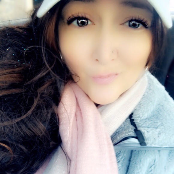 Meet your Posher, Aaron - Picture 3 of 8